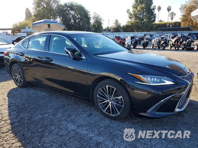 Czwarte zdjęcie samochodu z boku: 2025 LEXUS ES 300H BASE VIN:58ADA1C13SU057088 - miniatura