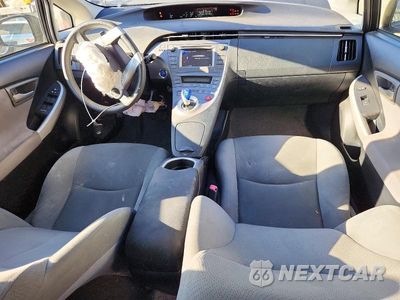 Zdjęcie 8 z 13 samochodu: 2013 TOYOTA PRIUS TWO VIN:JTDKN3DU5D0337245 - miniatura