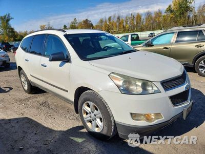 Czwarte zdjęcie samochodu z boku: 2011 CHEVROLET TRAVERSE LS VIN:1GNKVFED6BJ330139 - miniatura