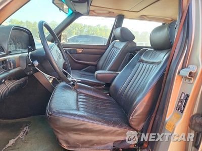 Zdjęcie 7 z 12 samochodu: 1987 MERCEDES-BENZ 420 SEL VIN:WDBCA35D6HA288862 - miniatura