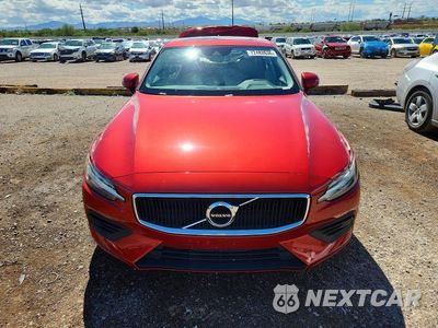Piąte zdjęcie samochodu w środku: 2020 VOLVO S60 T5 MOMENTUM VIN:7JR102FK1LG042229 - miniatura