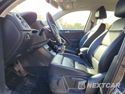 Zdjęcie 7 z 13 samochodu: 2016 VOLKSWAGEN TIGUAN S VIN:WVGBV7AX5GW002005 - miniatura