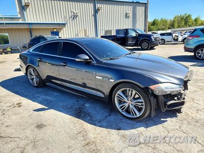 Czwarte zdjęcie samochodu z boku: 2016 JAGUAR XJ SUPERCHARGED VIN:SAJWA1CE3GMW03212 - miniatura