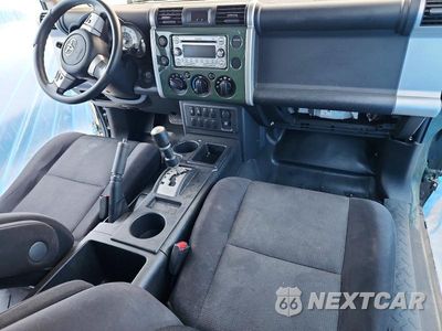 Zdjęcie 8 z 13 samochodu: 2014 TOYOTA FJ CRUISER BASE VIN:JTEZU4BF9EK013910 - miniatura