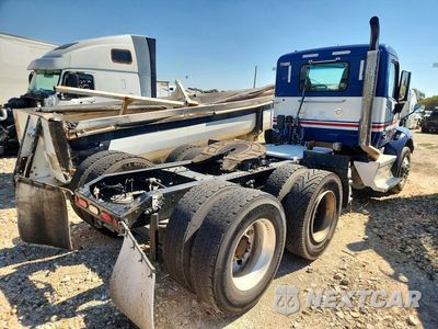 Trzecie zdjęcie samochodu z tyłu: 2018 PETERBILT 579 SEMI TRUCK VIN:1XPBDP9X4JD474743 - miniatura