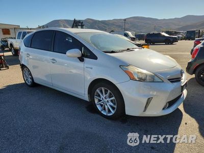 Czwarte zdjęcie samochodu z boku: 2013 TOYOTA PRIUS V FIVE VIN:JTDZN3EU7D3262138 - miniatura