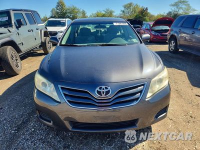 Piąte zdjęcie samochodu w środku: 2011 TOYOTA CAMRY LE VIN:4T1BF3EK7BU187540 - miniatura