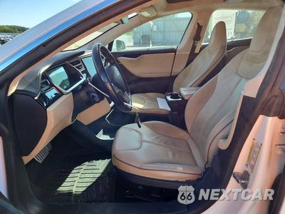 Zdjęcie 7 z 12 samochodu: 2013 TESLA MODEL S VIN:5YJSA1DP2DFP10348 - miniatura