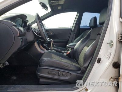 Zdjęcie 7 z 12 samochodu: 2016 HONDA ACCORD SPORT VIN:1HGCR2F51GA123474 - miniatura