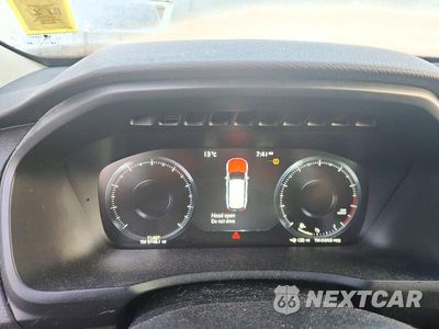 Zdjęcie 9 z 13 samochodu: 2016 VOLVO XC90 T6 VIN:YV4A22PK0G1094786 - miniatura
