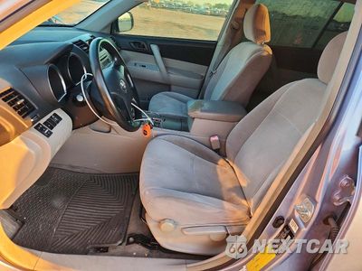 Zdjęcie 7 z 13 samochodu: 2008 TOYOTA HIGHLANDER BASE VIN:JTEES41A182036936 - miniatura