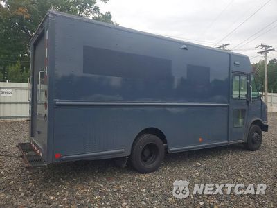 Trzecie zdjęcie samochodu z tyłu: 2020 FORD F59 DELIVERY TRUCK VIN:1F65F5KN9L0A05828 - miniatura