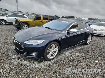 2014 TESLA MODEL S 5YJSA1H18EFP42986 - główne zdjęcie licytacji z USA - miniatura