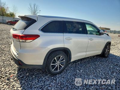 Trzecie zdjęcie samochodu z tyłu: 2017 TOYOTA HIGHLANDER XLE VIN:5TDJZRFH5HS434001 - miniatura