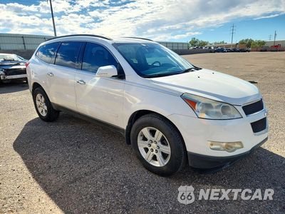 Czwarte zdjęcie samochodu z boku: 2012 CHEVROLET TRAVERSE LT VIN:1GNKVJED5CJ326460 - miniatura