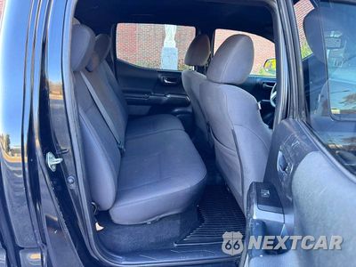 Zdjęcie 6 z 10 samochodu: 2018 TOYOTA TACOMA TRD SPORT VIN:3TMDZ5BN2JM048756 - miniatura