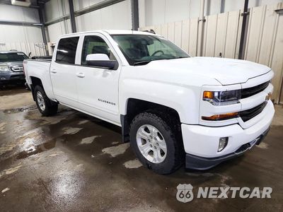 Czwarte zdjęcie samochodu z boku: 2018 CHEVROLET SILVERADO K1500 LT VIN:3GCUKREC8JG354039 - miniatura