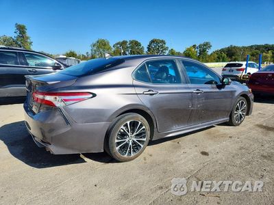 Trzecie zdjęcie samochodu z tyłu: 2020 TOYOTA CAMRY SE VIN:4T1G11AK7LU940290 - miniatura