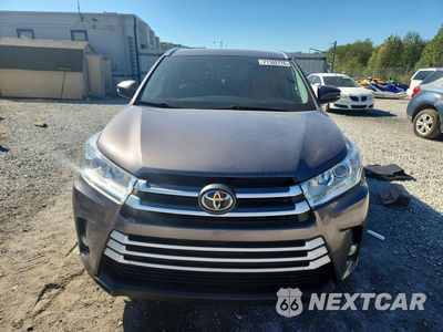 Piąte zdjęcie samochodu w środku: 2019 TOYOTA HIGHLANDER XLE VIN:5TDKZRFH7KS366571 - miniatura