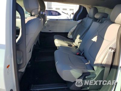 Zdjęcie 10 z 12 samochodu: 2025 TOYOTA SIENNA XLE 8-PASSENGER VIN:5TDYRKEC3SS251814 - miniatura