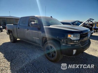 Czwarte zdjęcie samochodu z boku: 2018 CHEVROLET SILVERADO K1500 LT VIN:1GCUKREC3JF147415 - miniatura