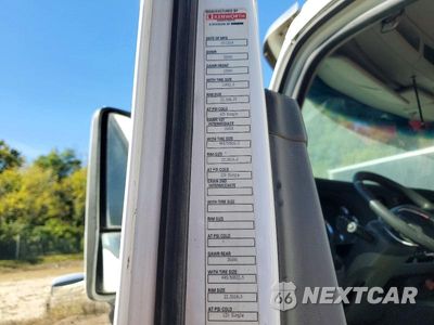 Zdjęcie 12 z 13 samochodu: 2015 KENWORTH T680 SEMI TRUCK VIN:1XKYDP9X3FJ438809 - miniatura