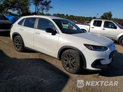 Czwarte zdjęcie samochodu z boku: 2025 HONDA HR-V SPORT VIN:3CZRZ2H52SM781106 - miniatura