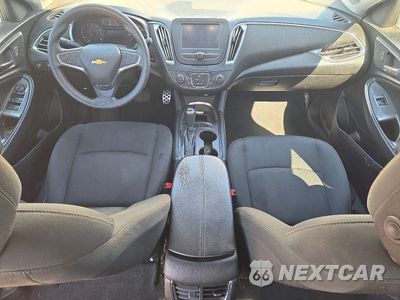 Zdjęcie 8 z 12 samochodu: 2017 CHEVROLET MALIBU LT VIN:1G1ZE5ST6HF129603 - miniatura