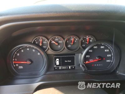 Zdjęcie 9 z 12 samochodu: 2021 CHEVROLET SILVERADO K1500 TRAIL BOSS CUSTOM VIN:1GCPYCEF6MZ252956 - miniatura