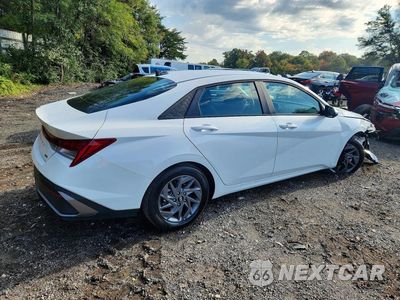 Trzecie zdjęcie samochodu z tyłu: 2026 HYUNDAI ELANTRA HYBRID BLUE VIN:KMHLM4DJ4TU212002 - miniatura