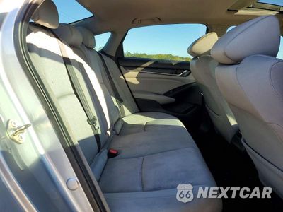 Zdjęcie 10 z 12 samochodu: 2019 HONDA ACCORD EX VIN:1HGCV1F45KA111611 - miniatura