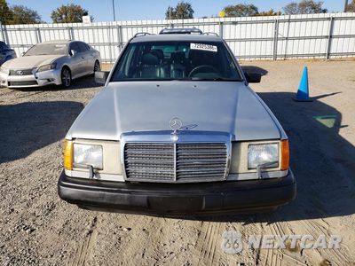 Piąte zdjęcie samochodu w środku: 1987 MERCEDES-BENZ 300 TDT VIN:WDBEB93D1HF020171 - miniatura