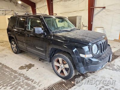 Czwarte zdjęcie samochodu z boku: 2016 JEEP PATRIOT LATITUDE VIN:1C4NJRFB0GD670585 - miniatura