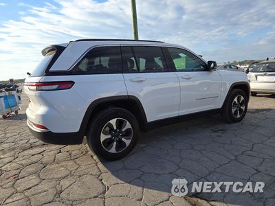 Trzecie zdjęcie samochodu z tyłu: 2024 JEEP GRAND CHEROKEE LIMITED 4XE VIN:1C4RJYB64RC135577 - miniatura