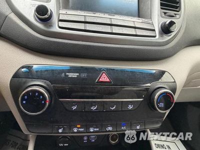 Zdjęcie 14 z 14 samochodu: 2016 HYUNDAI TUCSON SE VIN:KM8J23A46GU196073 - miniatura