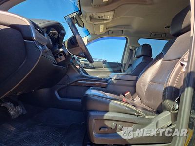 Zdjęcie 7 z 13 samochodu: 2019 CHEVROLET SUBURBAN C1500 LT VIN:1GNSCHKC7KR157911 - miniatura