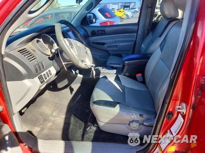 Zdjęcie 7 z 12 samochodu: 2014 TOYOTA TACOMA V6 VIN:3TMLU4EN4EM147973 - miniatura