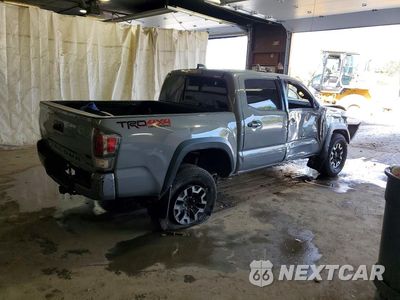 Trzecie zdjęcie samochodu z tyłu: 2021 TOYOTA TACOMA TRD OFF-ROAD VIN:3TYCZ5AN9MT045200 - miniatura