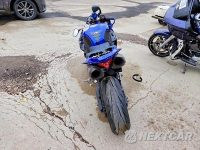 Czwarte zdjęcie samochodu z boku: 2010 YAMAHA YZFR1 VIN:JYARN23E6AA006825 - miniatura