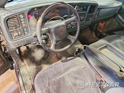 Zdjęcie 8 z 12 samochodu: 2001 CHEVROLET SILVERADO K1500 VIN:1GCEK14T81E104671 - miniatura