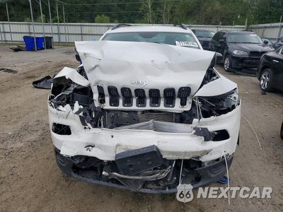 Piąte zdjęcie samochodu w środku: 2016 JEEP CHEROKEE SPORT VIN:1C4PJMAB2GW132686 - miniatura