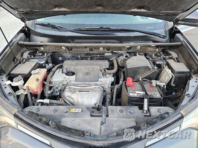 Zdjęcie 12 z 13 samochodu: 2018 TOYOTA RAV4 XLE VIN:JTMWFREV1JD133720 - miniatura