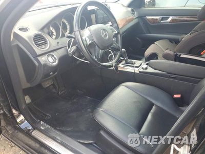 Zdjęcie 7 z 13 samochodu: 2012 MERCEDES-BENZ C 300 4MATIC VIN:WDDGF8BBXCA655636 - miniatura