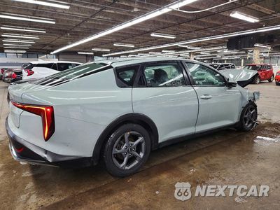 Trzecie zdjęcie samochodu z tyłu: 2025 KIA K4 LXS VIN:3KPFT4DE8SE111341 - miniatura