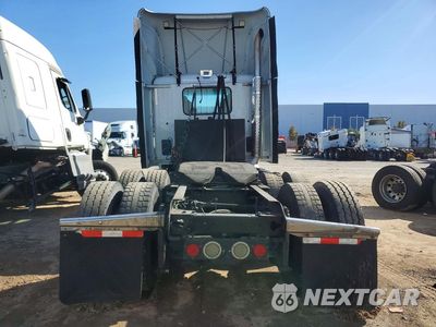 Zdjęcie 6 z 13 samochodu: 2018 KENWORTH T680 SEMI TRUCK VIN:1XKYD49X4JJ190884 - miniatura
