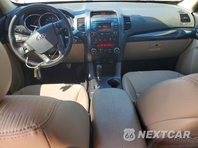 Zdjęcie 8 z 13 samochodu: 2012 KIA SORENTO EX VIN:5XYKUCA6XCG301410 - miniatura