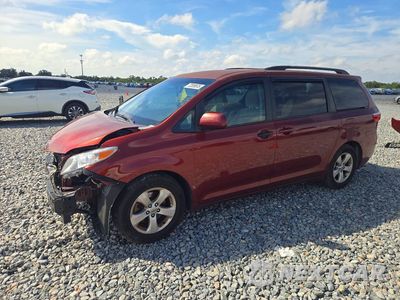 2015 TOYOTA SIENNA LE 5TDKK3DC0FS645620 - główne zdjęcie licytacji z USA - miniatura