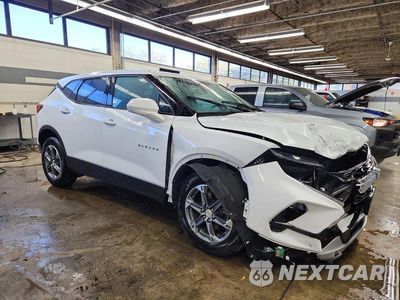 Czwarte zdjęcie samochodu z boku: 2025 CHEVROLET BLAZER 2LT VIN:3GNKBCR45SS221140 - miniatura