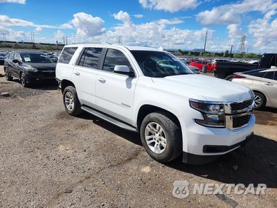 Czwarte zdjęcie samochodu z boku: 2018 CHEVROLET TAHOE C1500 LT VIN:1GNSCBKC1JR107615 - miniatura