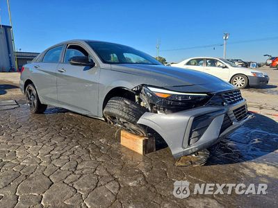 Czwarte zdjęcie samochodu z boku: 2026 HYUNDAI ELANTRA SEL SPORT VIN:KMHLM4DG2TU105213 - miniatura